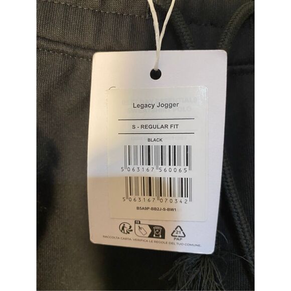NWT gymshark women’s black legacy, joggers, size small - Picture 5 of 5